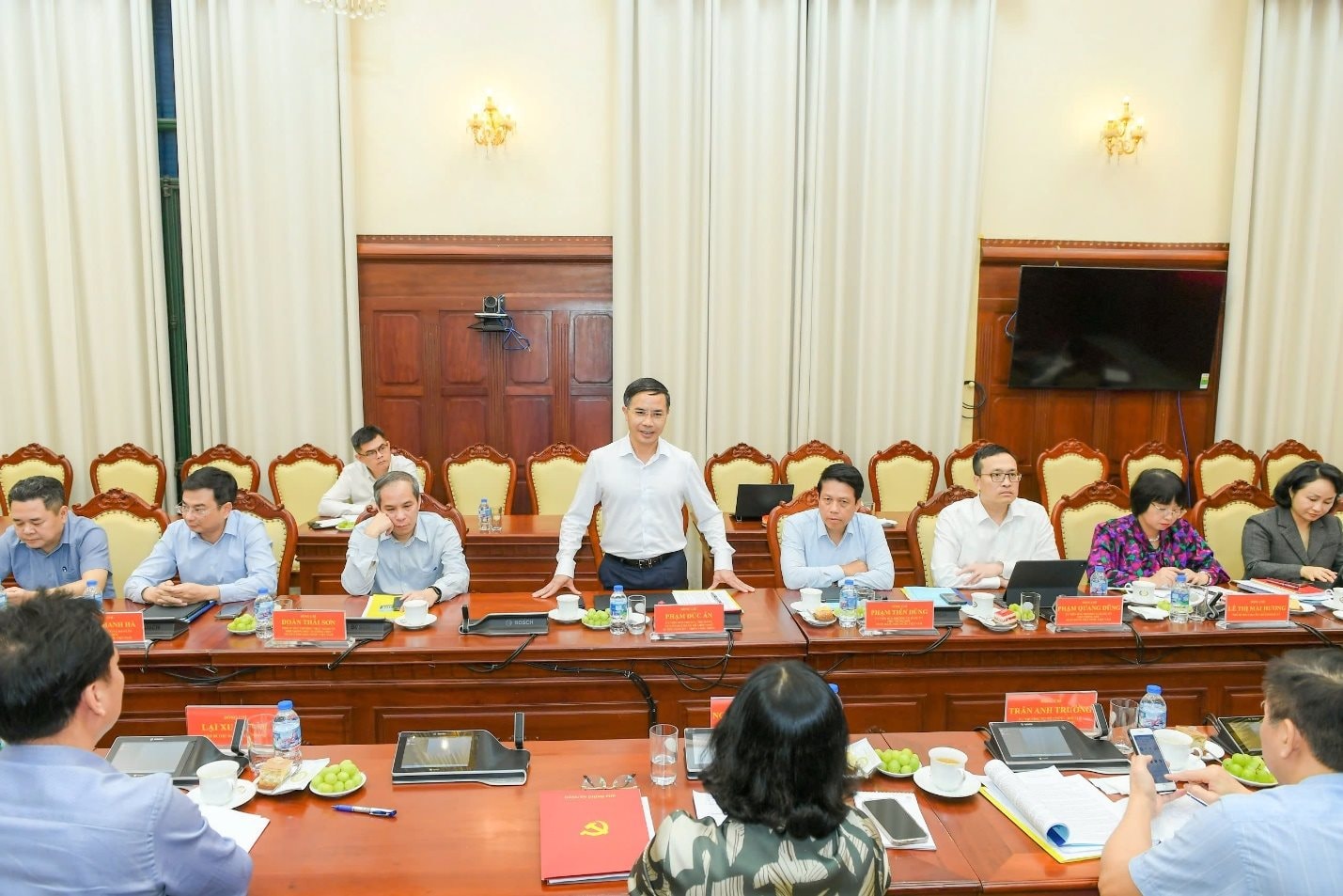 17.4-5-ban-thuong-vu-dang-uy-nhnn-lam-viec-voi-doan-khao-sat-cua-dang-uy-chinh-phu-ve-thuc-hien-ket-luan-so-208.jpg