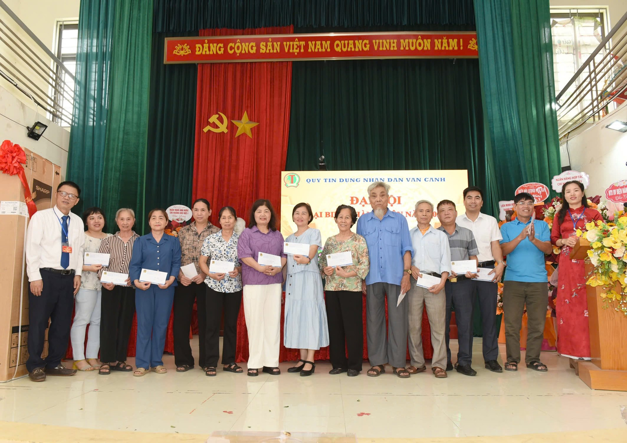 khen-thuong-thanh-vien-tieu-bieu(1).jpg