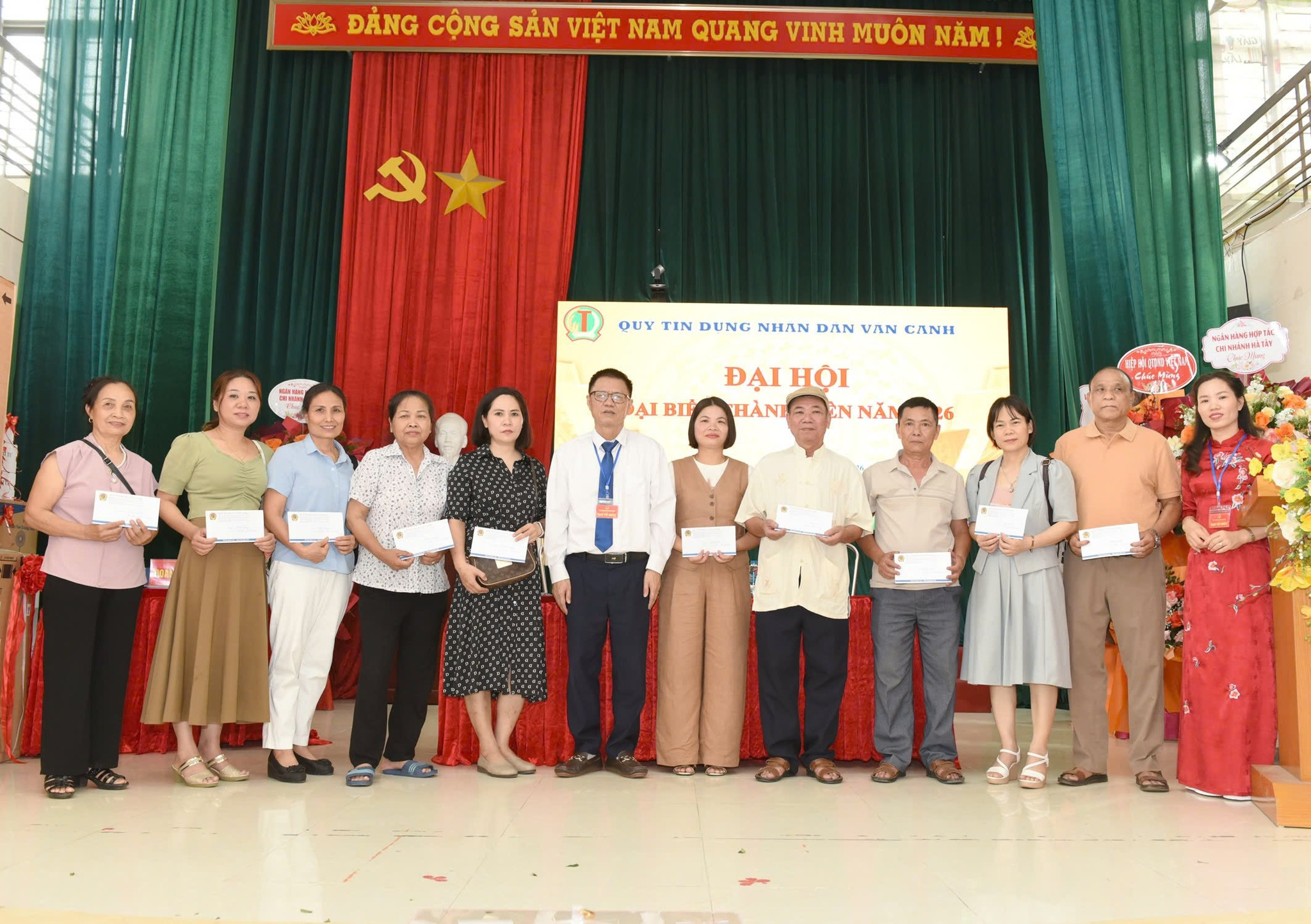 khen-thuong-thanh-vien-tieu-bieu.jpg