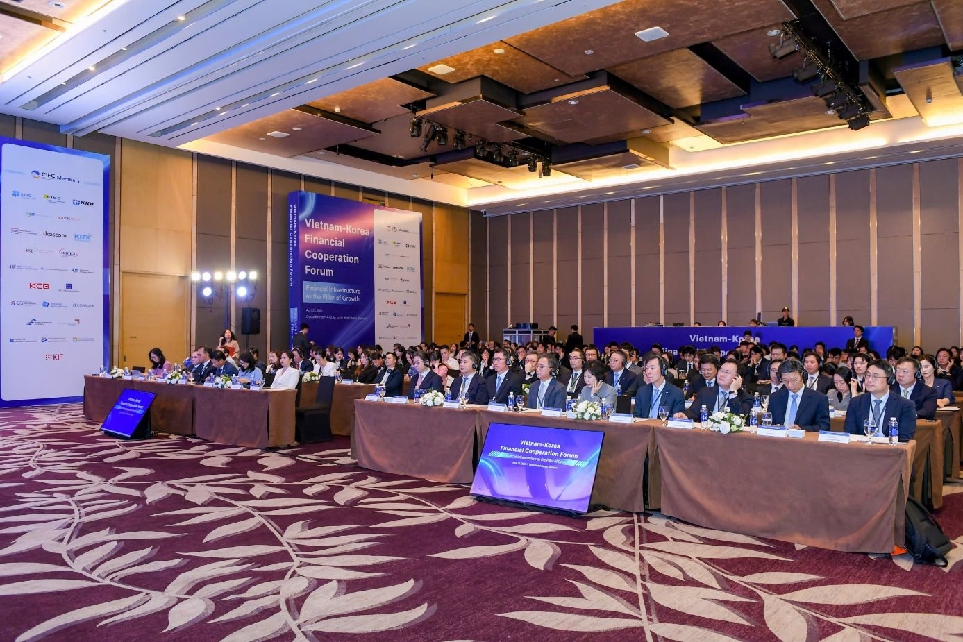 23.4-3-dien-dan-hop-tac-tai-chinh-viet-nam-han-quoc.jpg