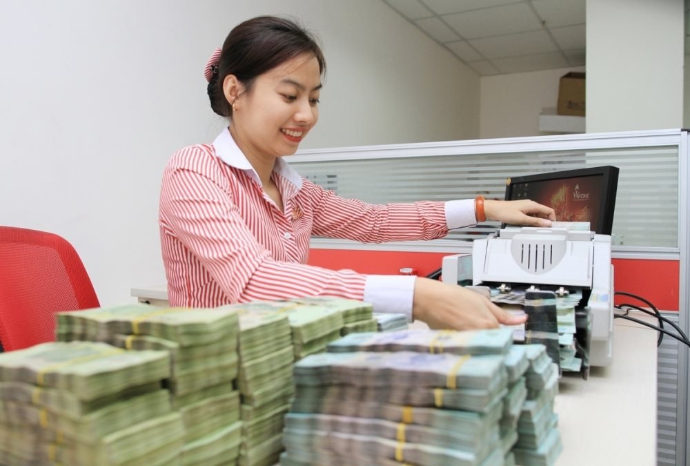 kiem-dem-tien-truoc-khi-giai-ngan..jpg