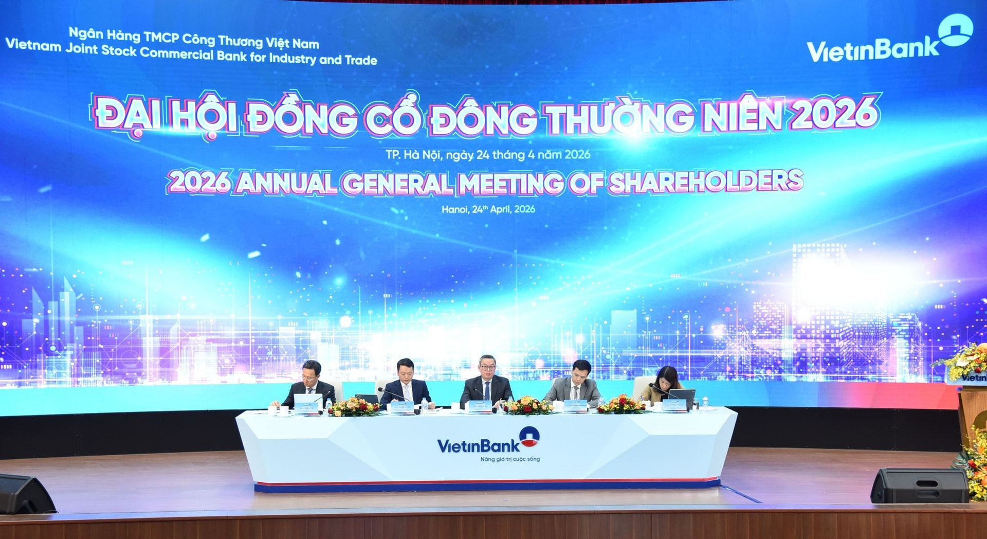 Ngân hàng đa dạng hóa dịch vụ, tăng tốc lợi nhuận đi đôi với kiểm soát rủi ro- Ảnh 1. Ngân hàng đa dạng hóa dịch vụ, tăng tốc lợi nhuận đi đôi với kiểm soát rủi ro- Ảnh 1.