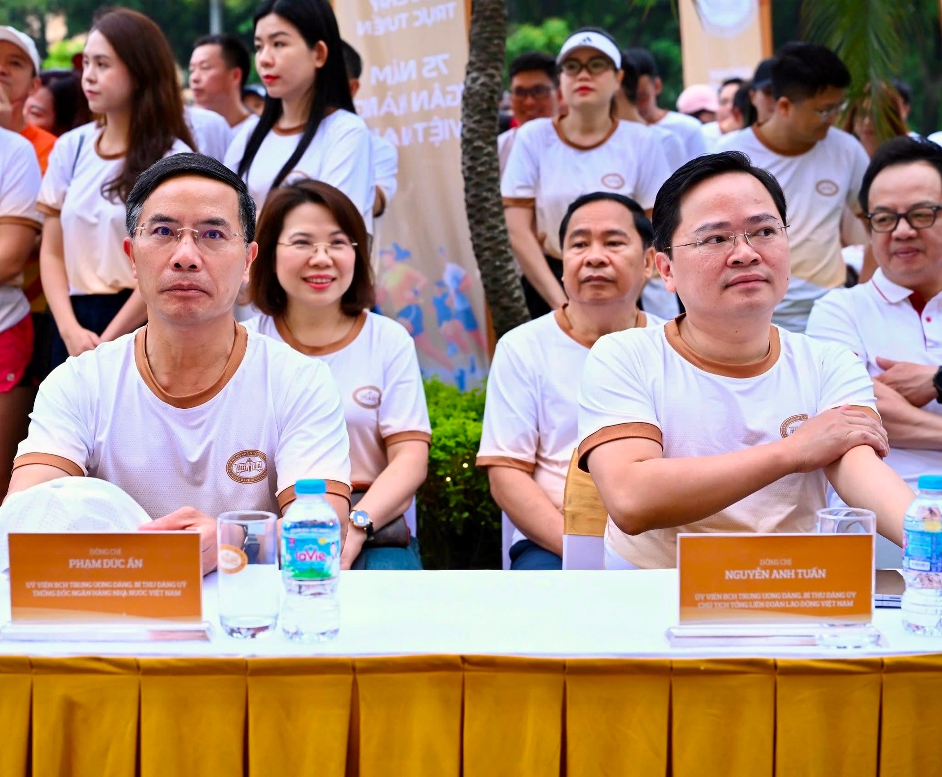 dc-nguyen-anh-tuan-chu-tich-tldldvn-va-dc-pham-duc-an-thong-doc-nhnn-tham-du-le-phat-dong.jpg