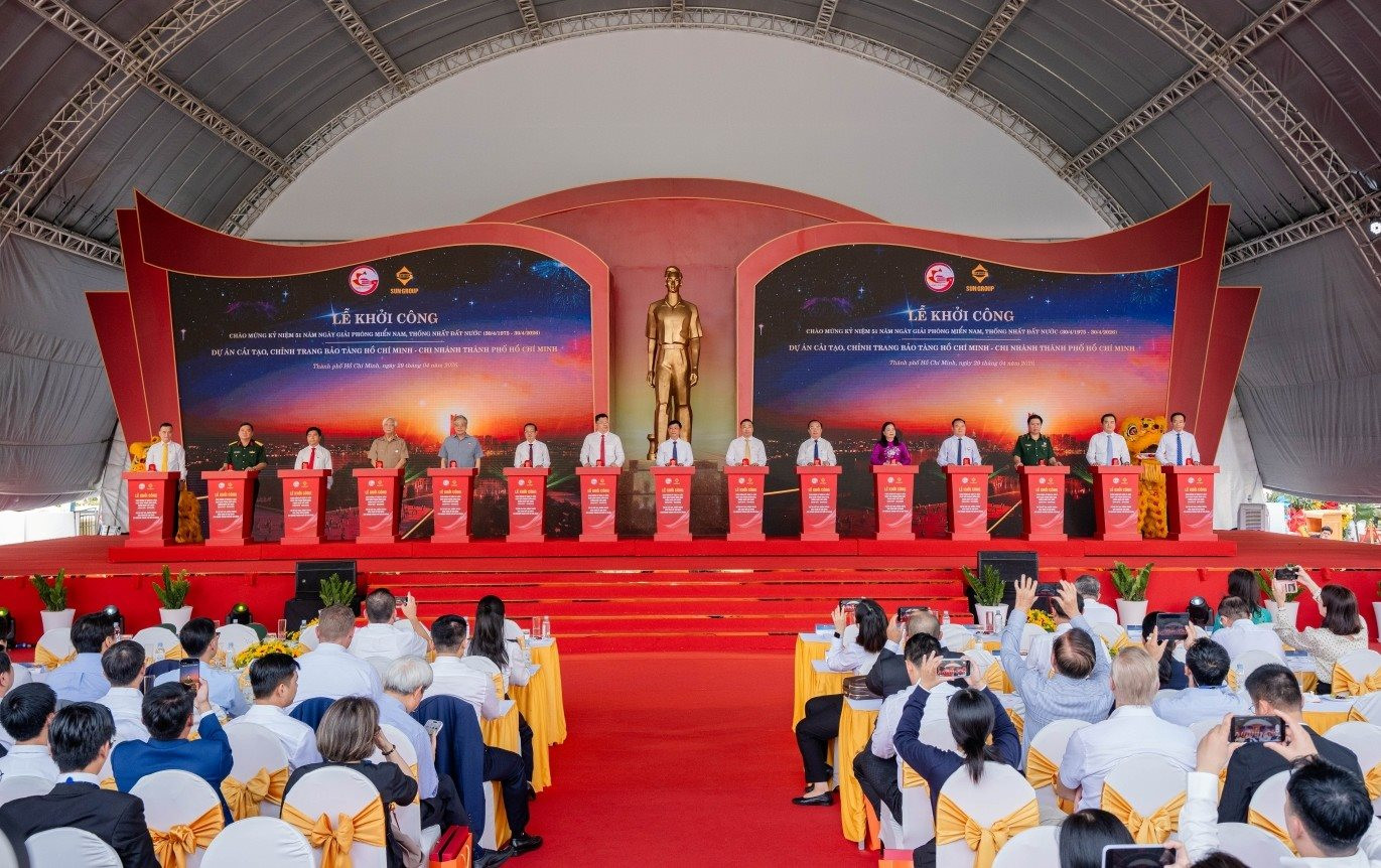 nghi-thuc-bam-nut-le-khoi-cong.jpg