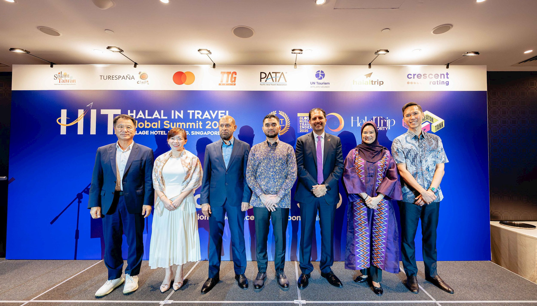 mastercard-va-crescentrating-cong-bo-hai-bao-cao-moi-gom-cac-xu-huong-du-lich-halal-2026-halal-travel-trends-2026-va-xu-huong-du-lich-cua-phu-nu-hoi-giao-nam-2026-muslim-women-in-travel-2026-.jpg