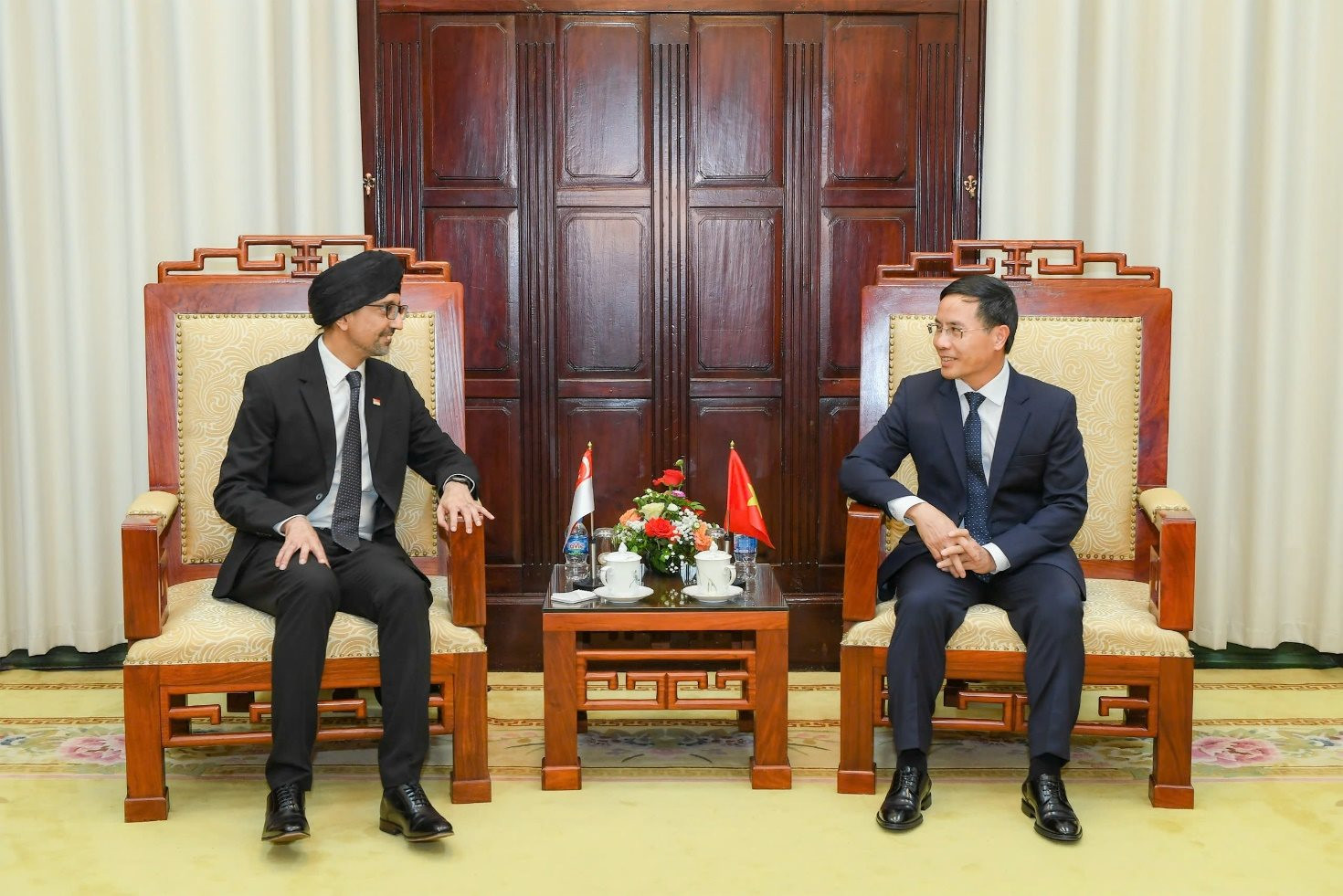 21.5-thong-doc-pham-duc-an-tiep-dai-su-dac-menh-toan-quyen-cong-hoa-singapore-tai-viet-nam.jpg