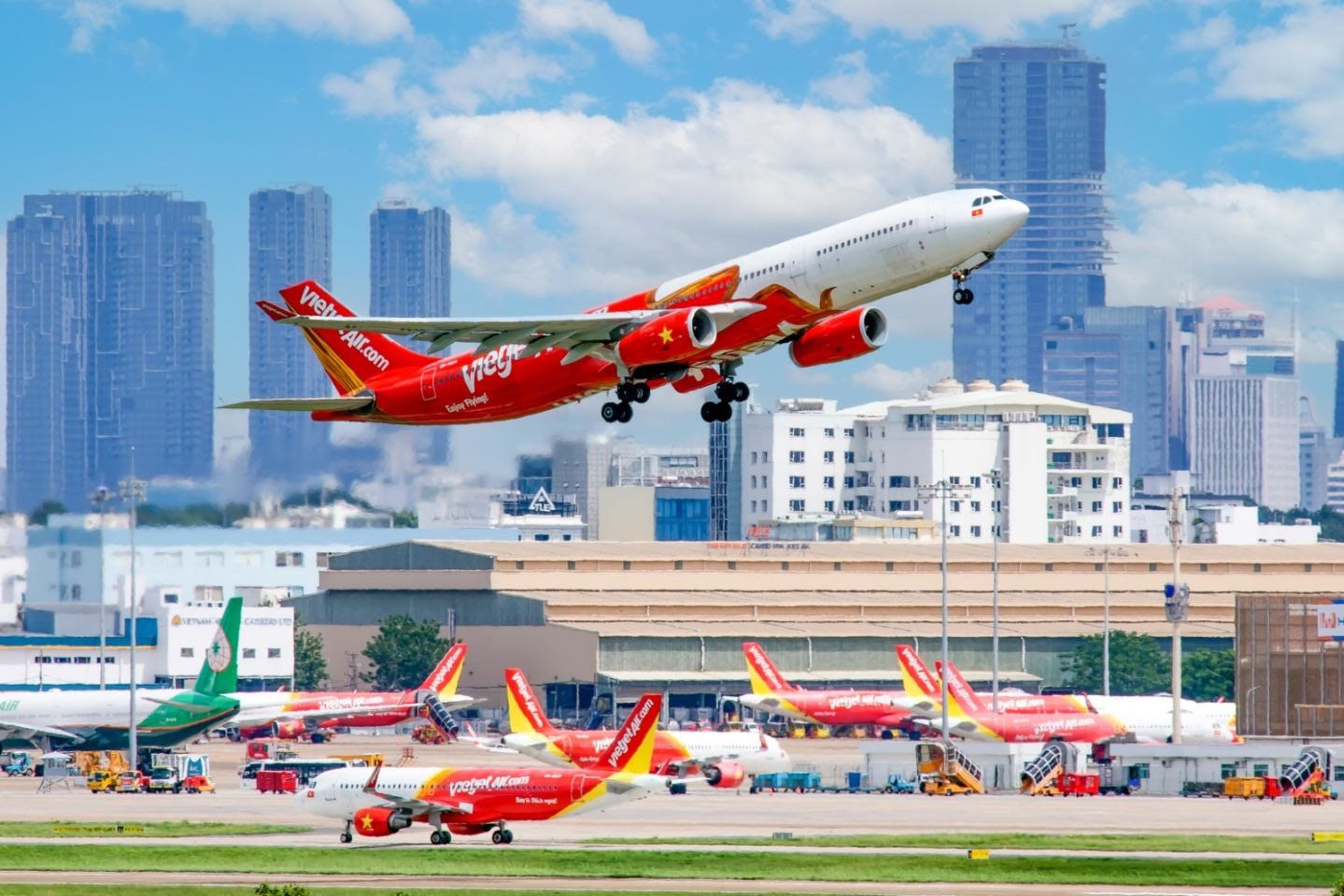 tau-bay-vietjet-2.jpg