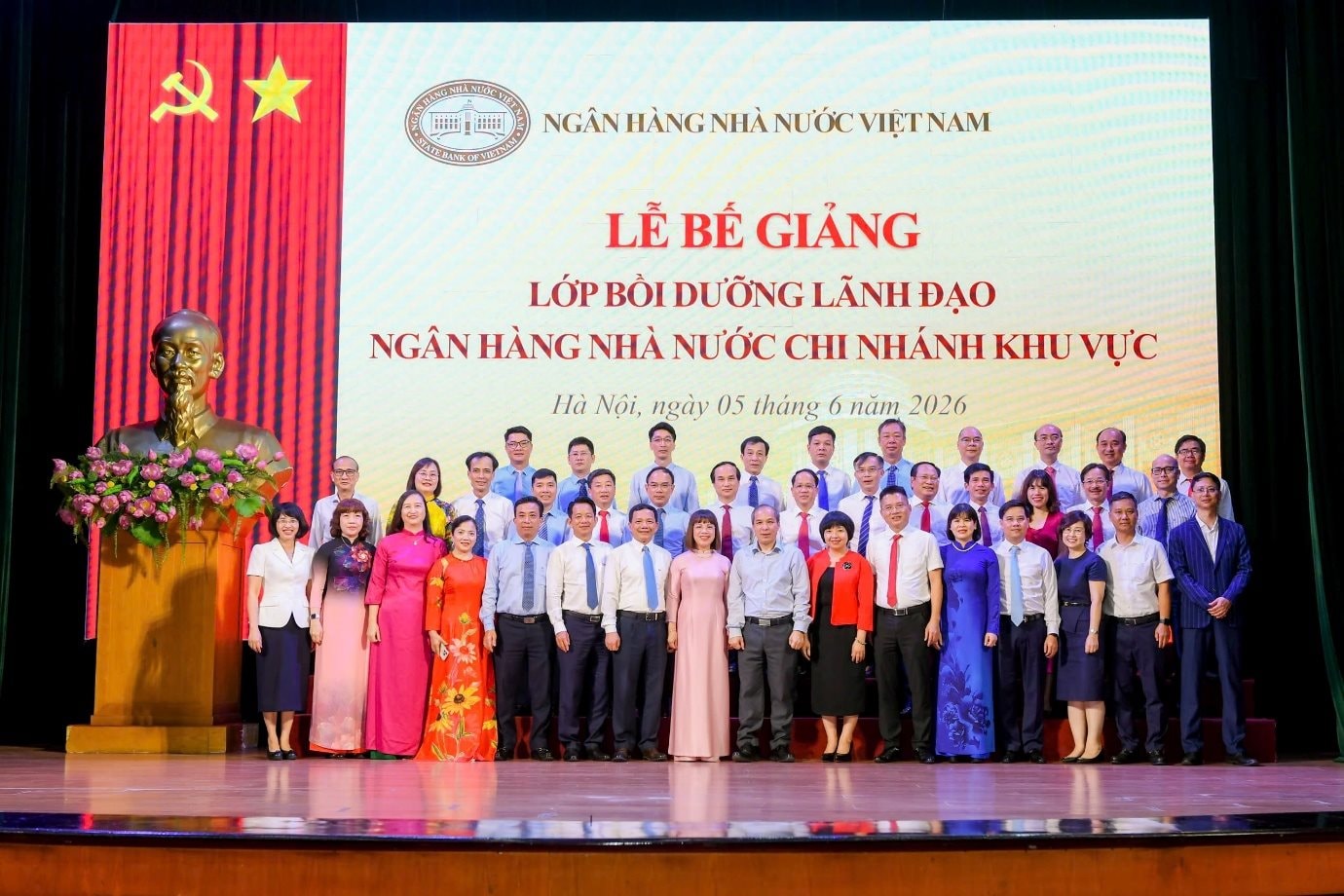 5.6-3-xay-dung-doi-ngu-lanh-dao-nganh-ngan-hang-du-pham-chat-nang-luc-uy-tin-dap-ung-yeu-cau-phat-trien-trong-giai-doan-moi.jpg