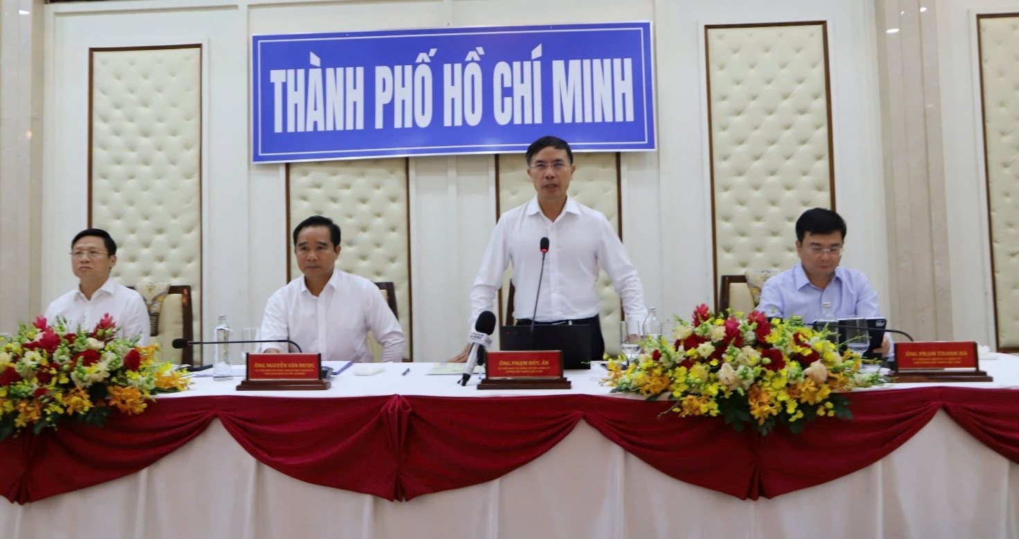 5.6.1-nganh-ngan-hang-khu-vuc-2-dong-hanh-cung-thanh-pho-ho-chi-minh-thuc-hien-muc-tieu-tang-truong-hai-con-so.jpg