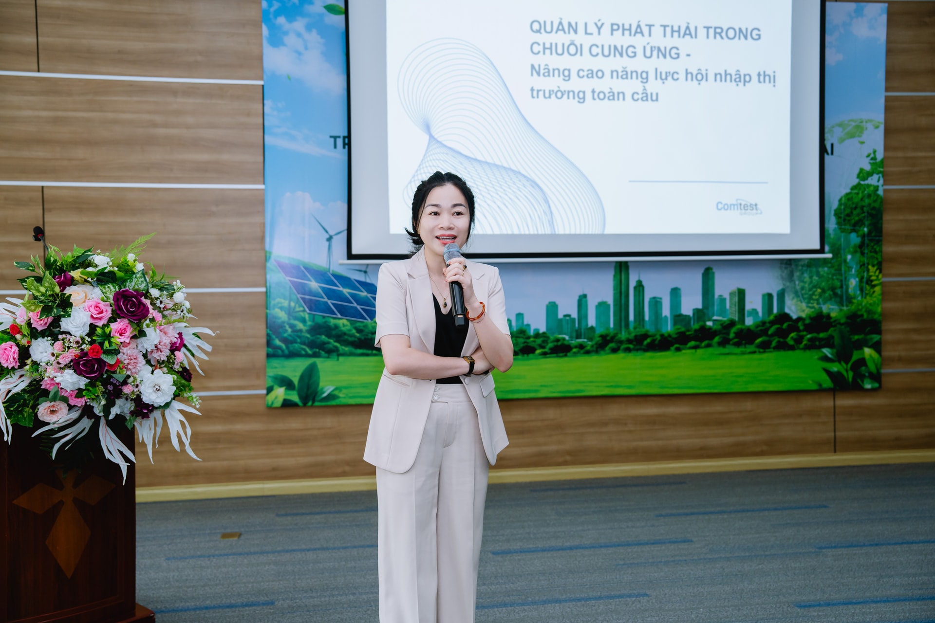 ba-lo-ly-truong-vp-dai-dien-comtest-group-tai-vn.jpg