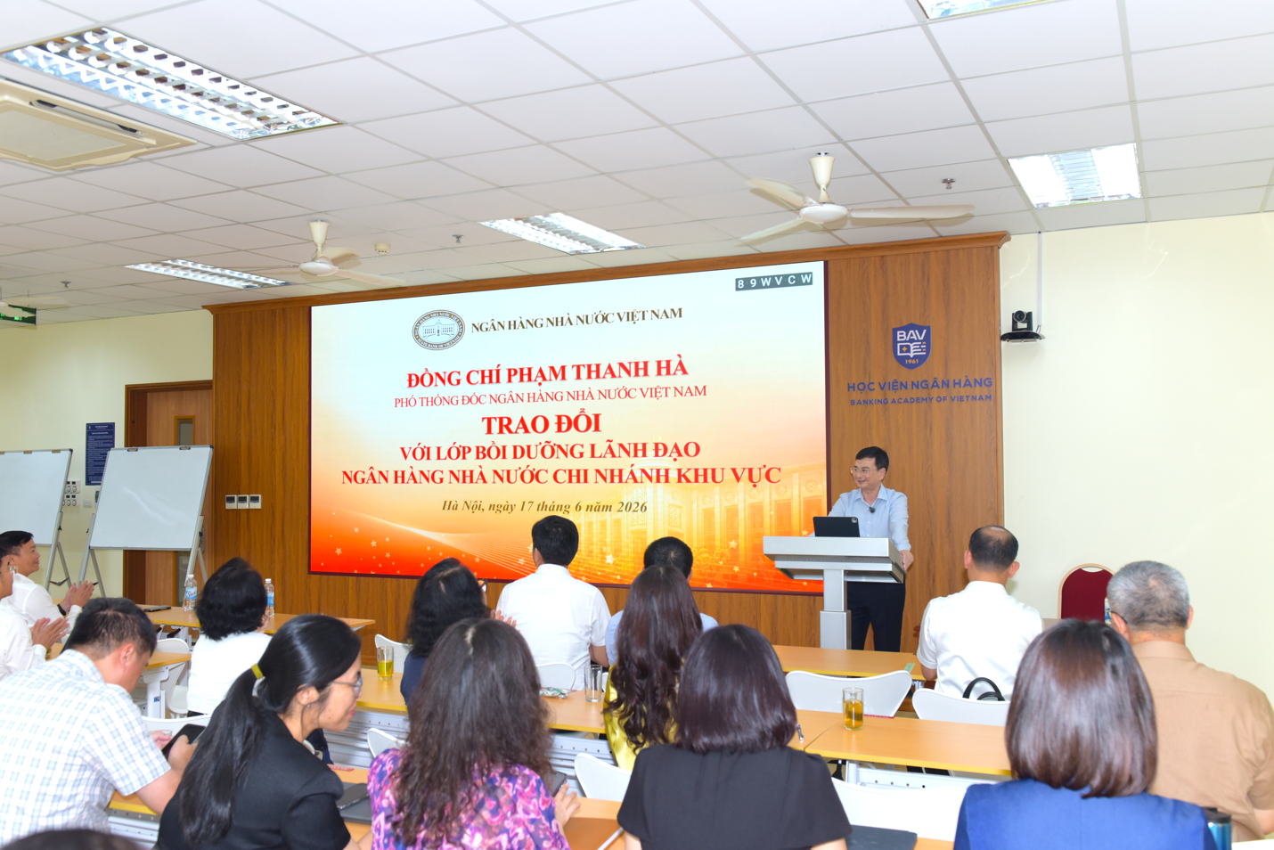 17.6-1-pho-thong-doc-pham-thanh-ha-du-giang-lop-boi-duong-lanh-dao-nhnn-chi-nhanh-khu-vuc.png