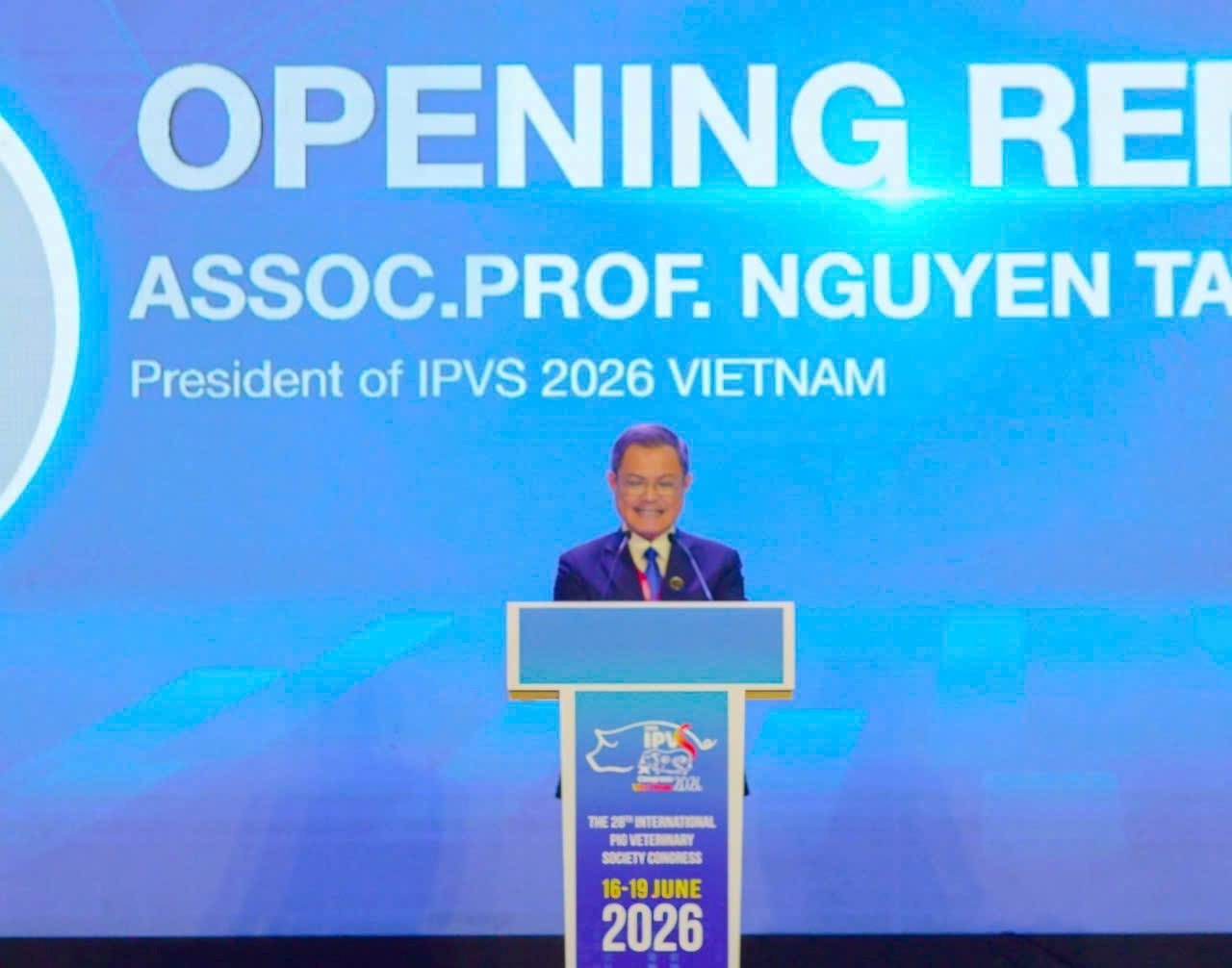 pgs.ts-nguyen-tat-toan-hieu-truong-truong-dai-hoc-nong-lam-tp.hcm-truong-ban-to-chuc-ipvs-2026.jpg