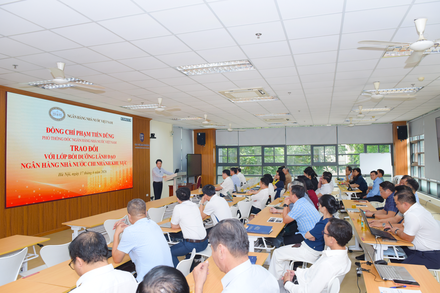 17.6-1-pho-thong-doc-pham-tien-dung-chuyen-doi-so-phai-bat-dau-tu-doi-moi-tu-duy-quan-ly-1-.png