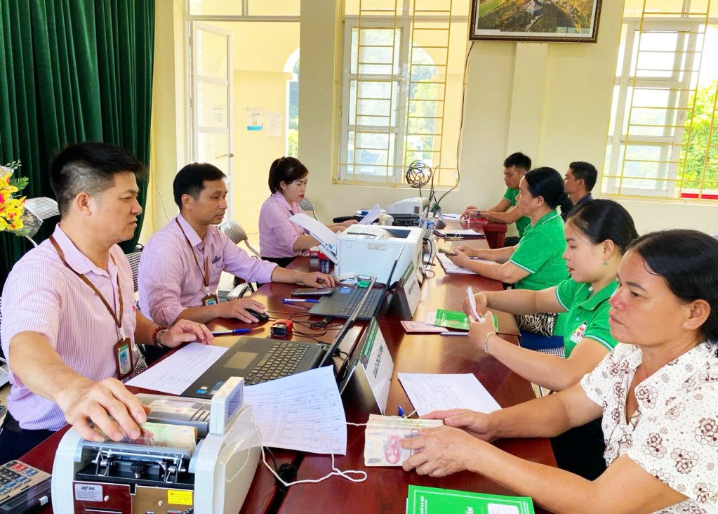 tin-dung-chinh-sach.jpg