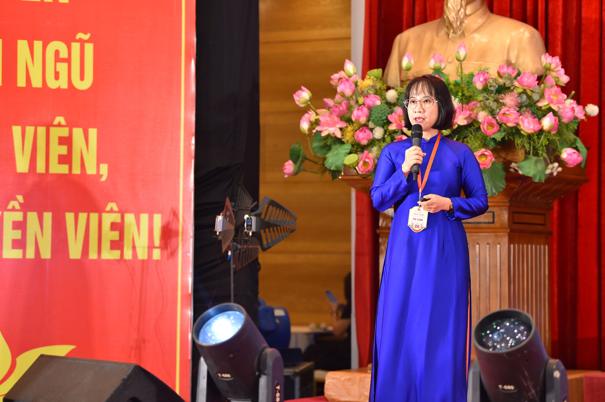 Đồng chí Nguyễn Lệ Thu (Đảng bộ Học viện Ngân hàng) với chuyên đề 