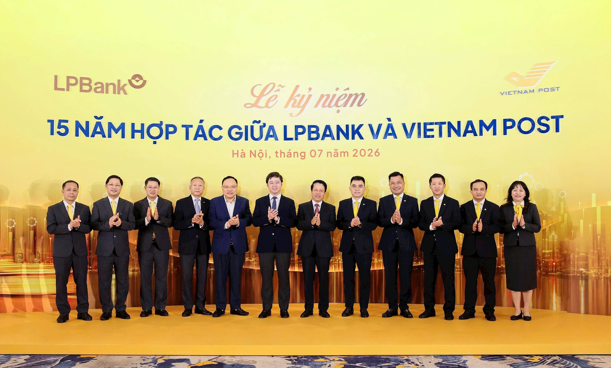 lpb-15nam-vnpost-01.jpg