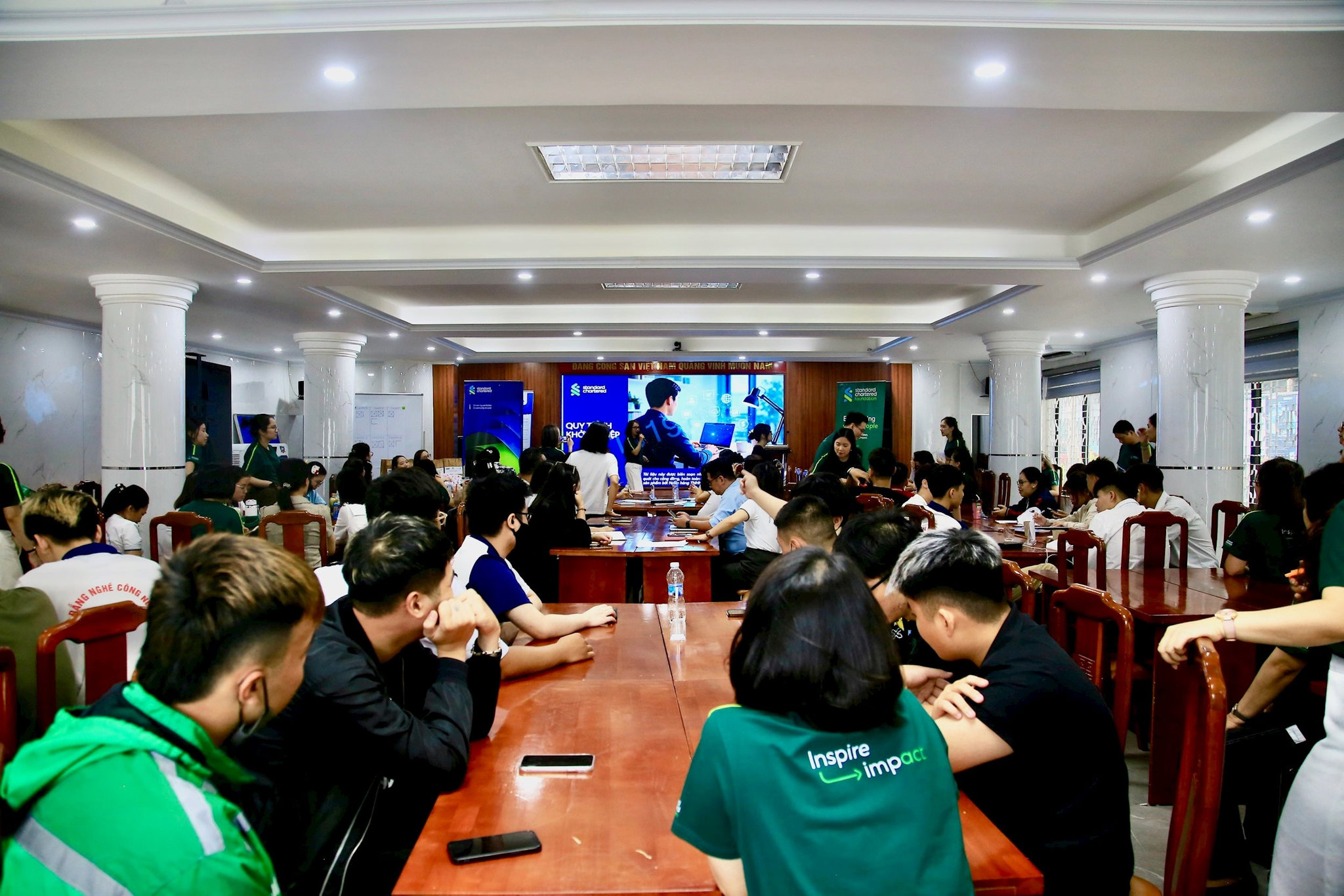 standard-chartered-vn-to-chuc-khoa-dao-tao-ve-giao-duc-tai-chinh-cho-hon-130-nguoi-tham-gia.jpg