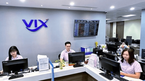chung-khoan-vix-dat-ke-hoach-than-trong-loi-nhuan-2026-giam-48_6a22ee3386a9c.png