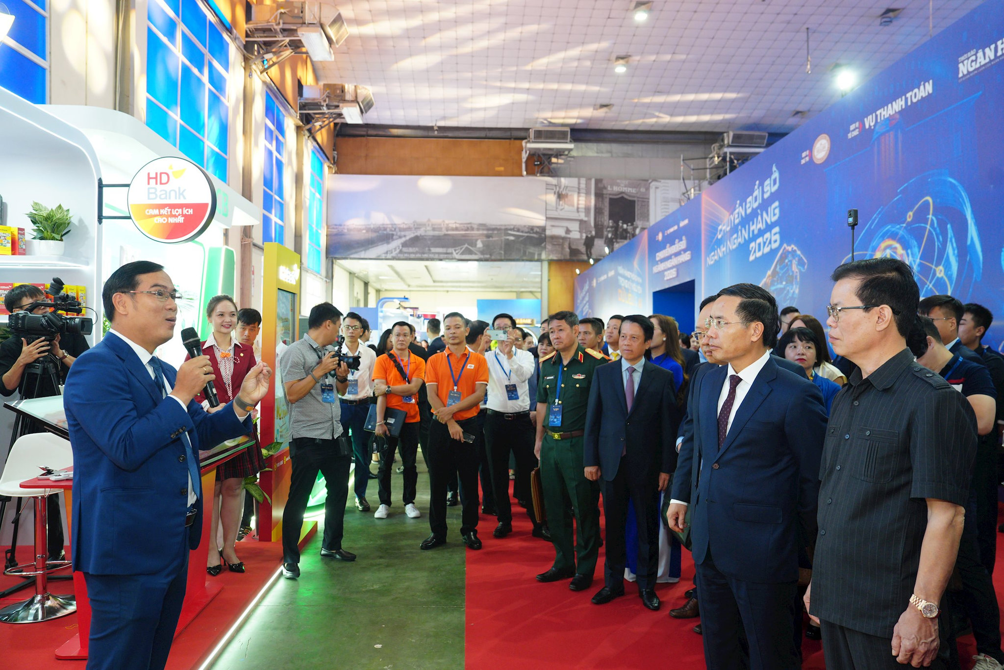 lan09165.jpg