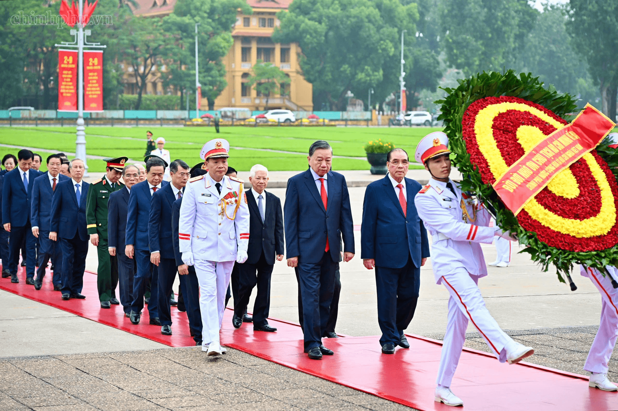 81 năm Quốc khánh: Lãnh đạo Đảng, Nhà nước vào Lăng viếng Chủ tịch Hồ Chí Minh- Ảnh 1.
