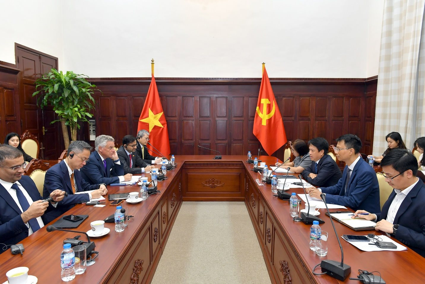 14.9-4-ngan-hang-nha-nuoc-viet-nam-va-mastercard-tang-cuong-hop-tac-phat-trien-thanh-toan-so-an-toan-ben-vung.jpg