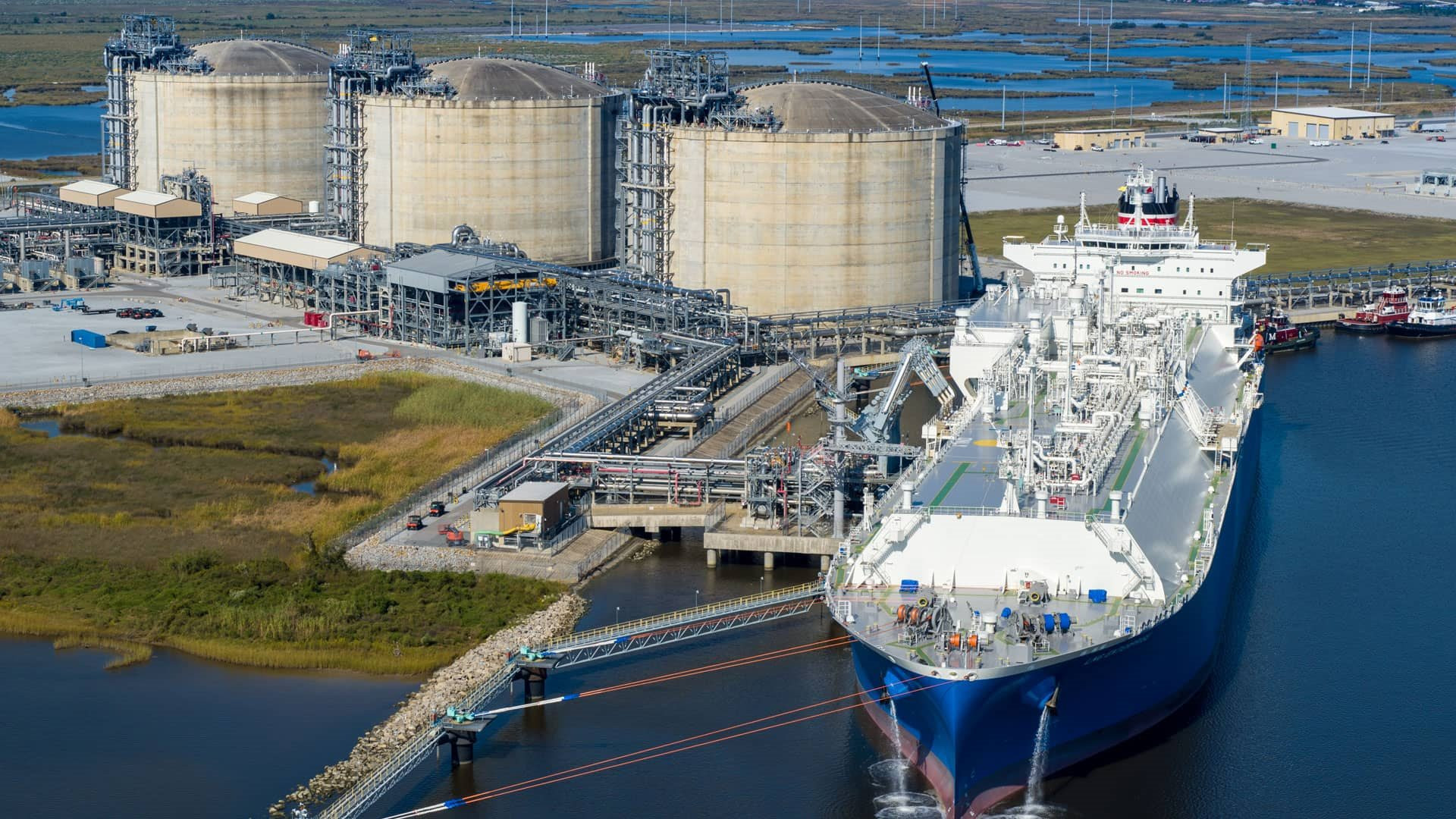 anh-4_khong-chi-la-nha-san-xuat-cung-cap-lng-thu-3-the-gioi-totalenergies-con-co-kinh-nghiep-quoc-te-trong-phat-trien-xay-dung-va-van-hanh-nhieu-nha-may-dien.jpg