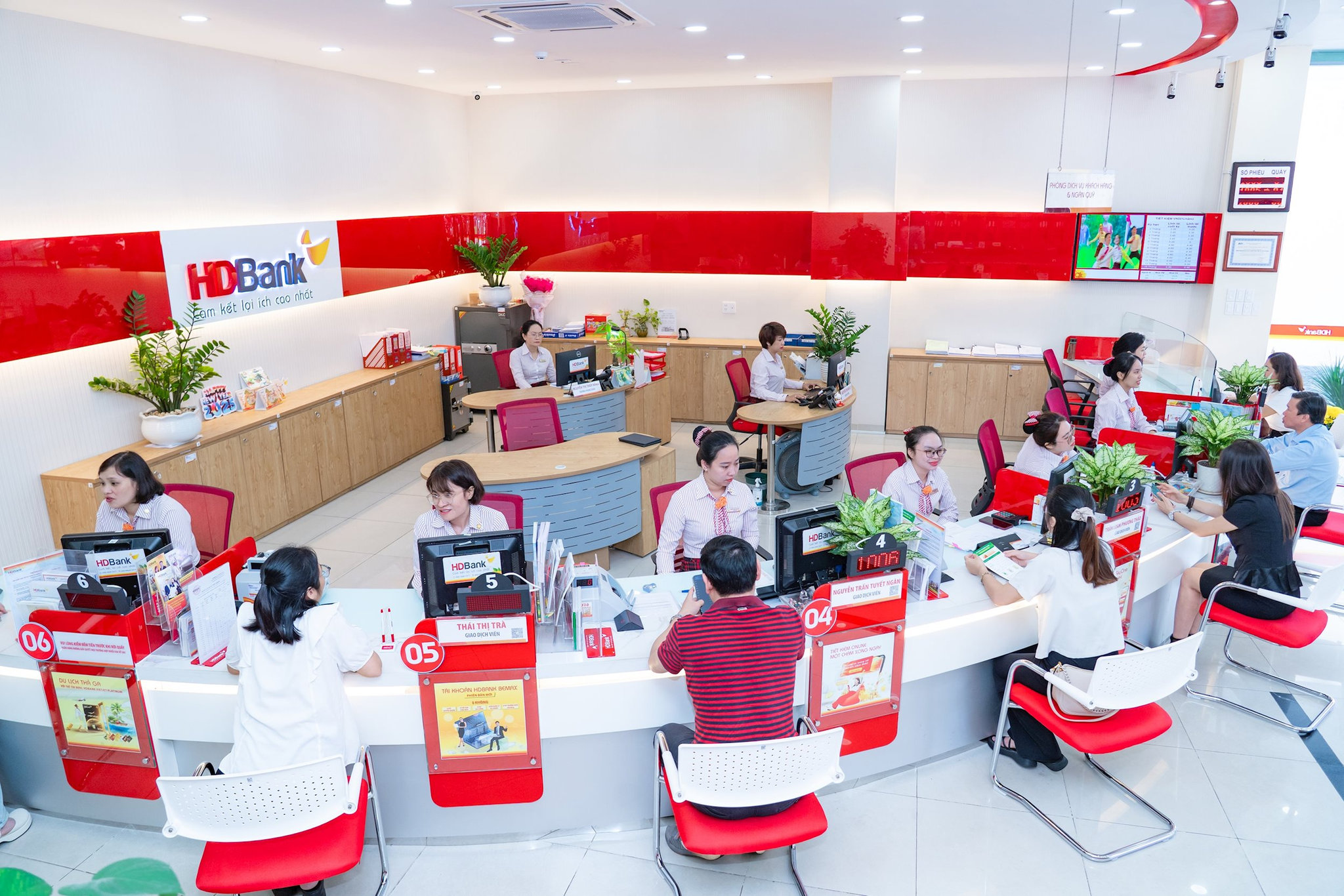 hdbank1.jpg
