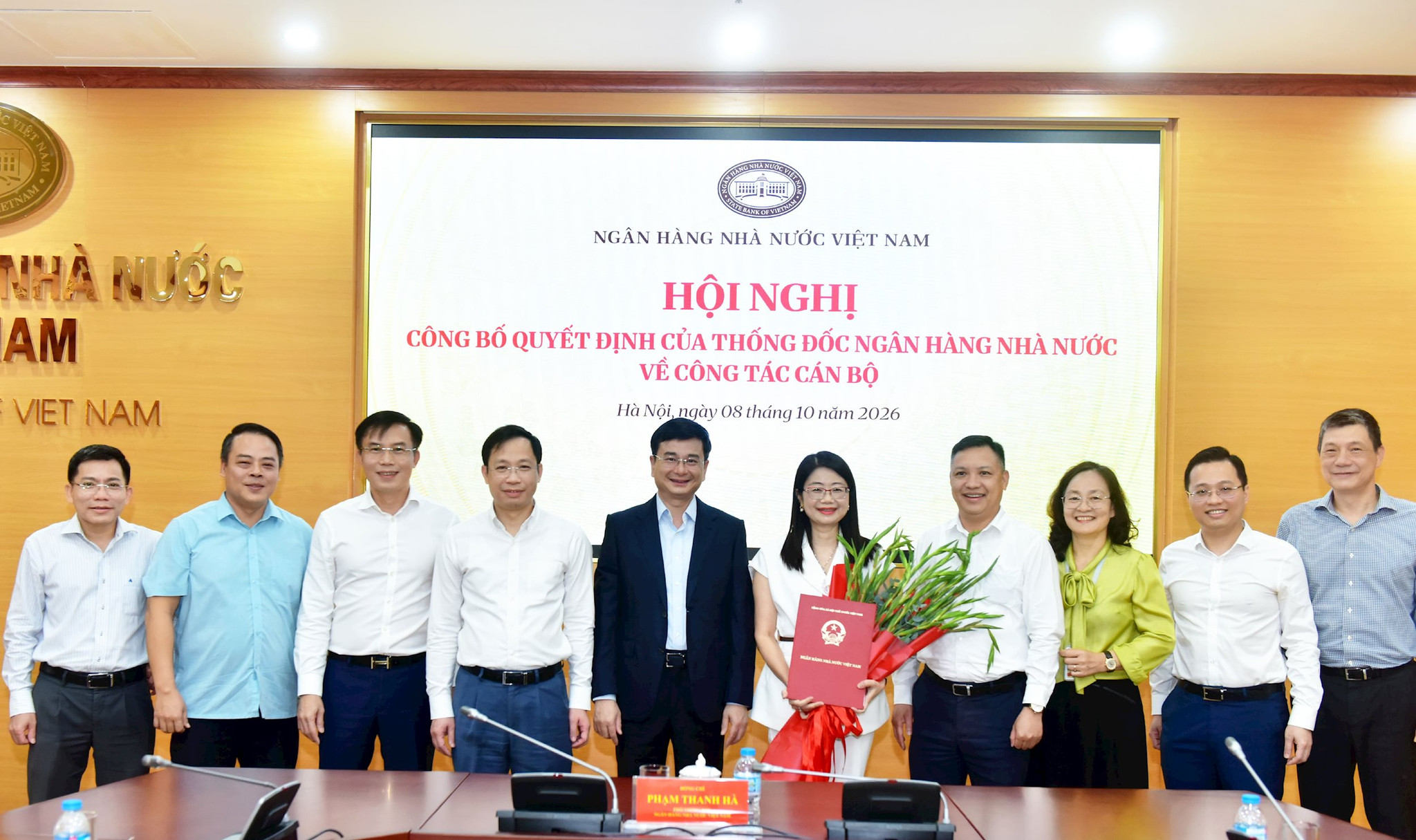 ptd-pham-thanh-ha-trao-hoa-va-quyet-dinh-4-1-.jpg
