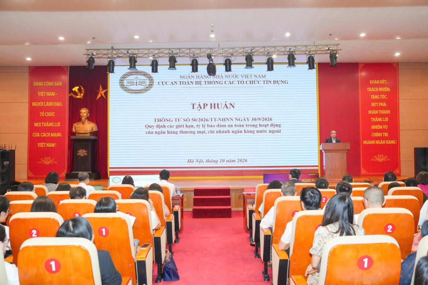 9.10 3 Ngân hàng Nhà nước Việt Nam tổ chức Hội nghị tập huấn Thông tư về các giới hạn, tỷ lệ bảo đảm an toàn trong hoạt động ngân hàng