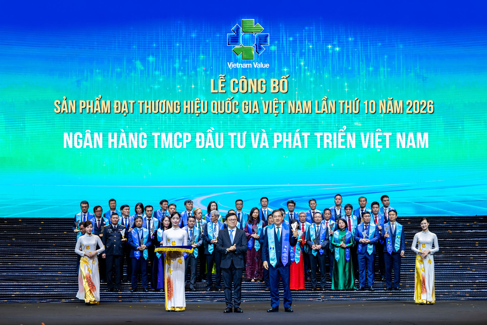 2 - Ảnh báo chí