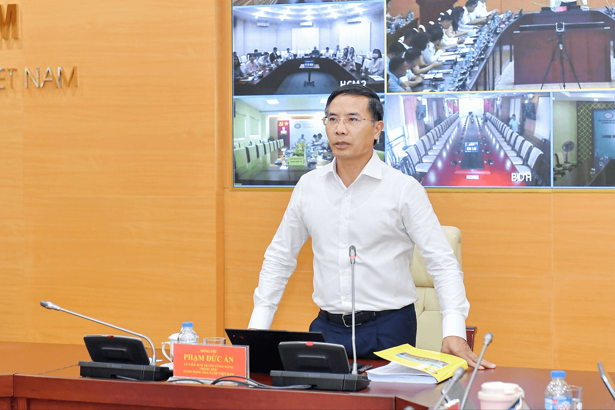 2010.01.Thống đốc Phạm Đức Ấn Tiếp tục rà soát, hoàn thiện hệ thống pháp luật trong lĩnh vực ngân hàng