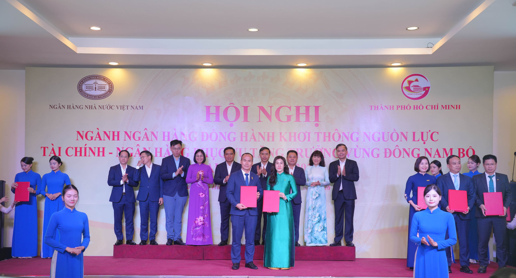 ảnh tập thể hội nghị 2