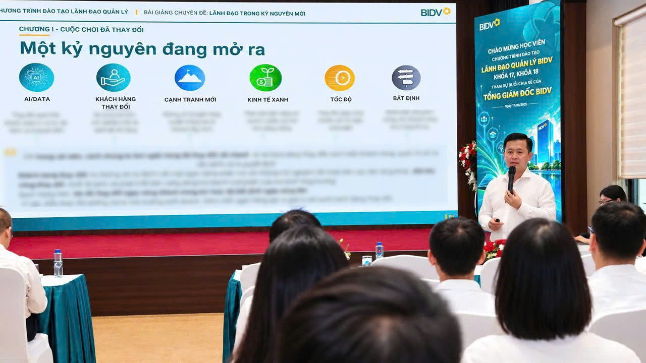 Tổng giám đốc BIDV giảng bài