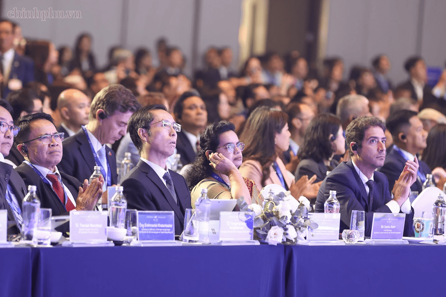 Toàn cảnh đối thoại của Thủ tướng tại Diễn đàn Kinh tế Mùa thu: Thế giới càng bất định, Việt Nam càng phải chủ động về chiến lược - Ảnh 5.
