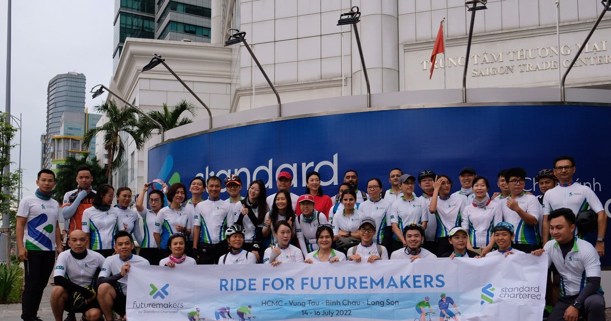 Ngân hàng Standard Chartered khởi động hành trình “Đạp xe gây quỹ ...