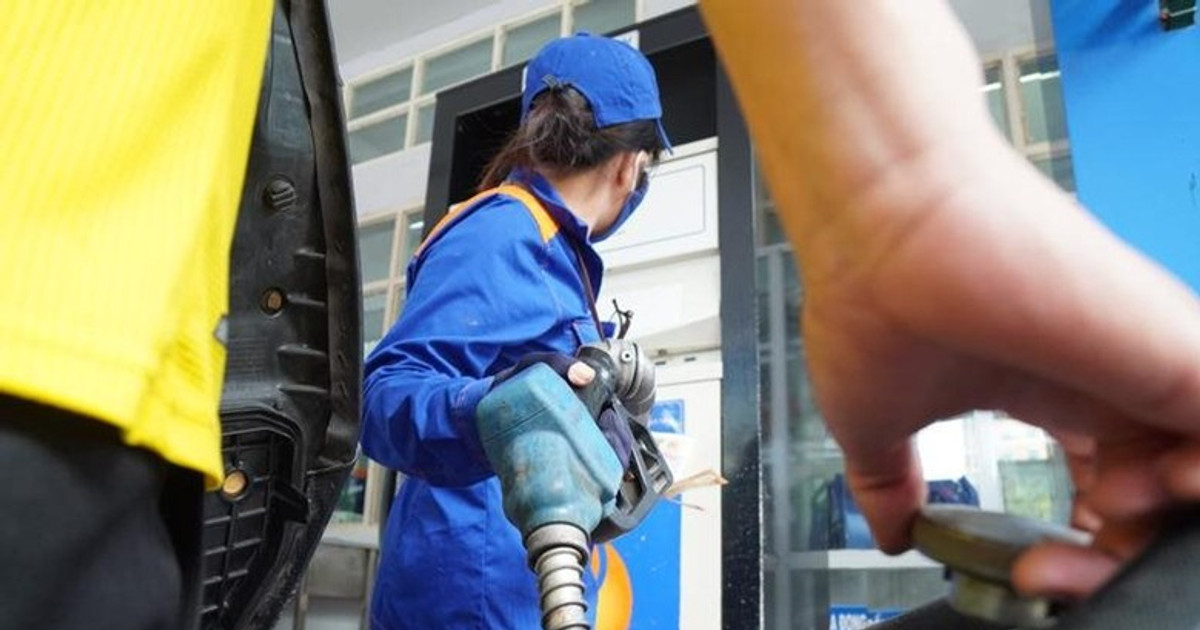 Giữ đề xuất doanh nghiệp tự quyết giá xăng dầu