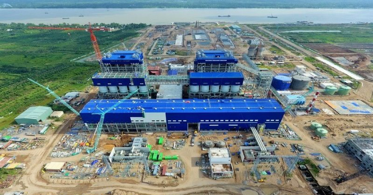 Hơn 8% vốn doanh nghiệp điện bị bán tháo sau thông tin liên quan đến siêu dự án 3 tỷ USD