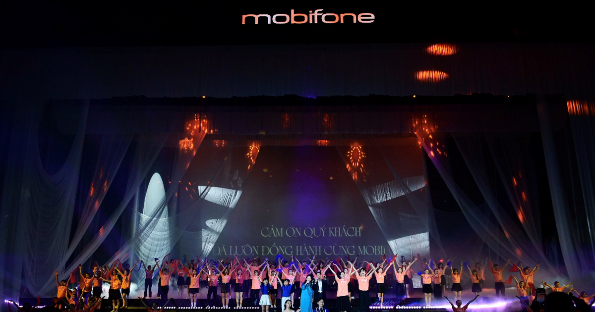 MobiFone đầu tư công phu cho đêm nhạc tri ân 30 năm, nhận được nhiều phản hồi tích cực từ khán giả
