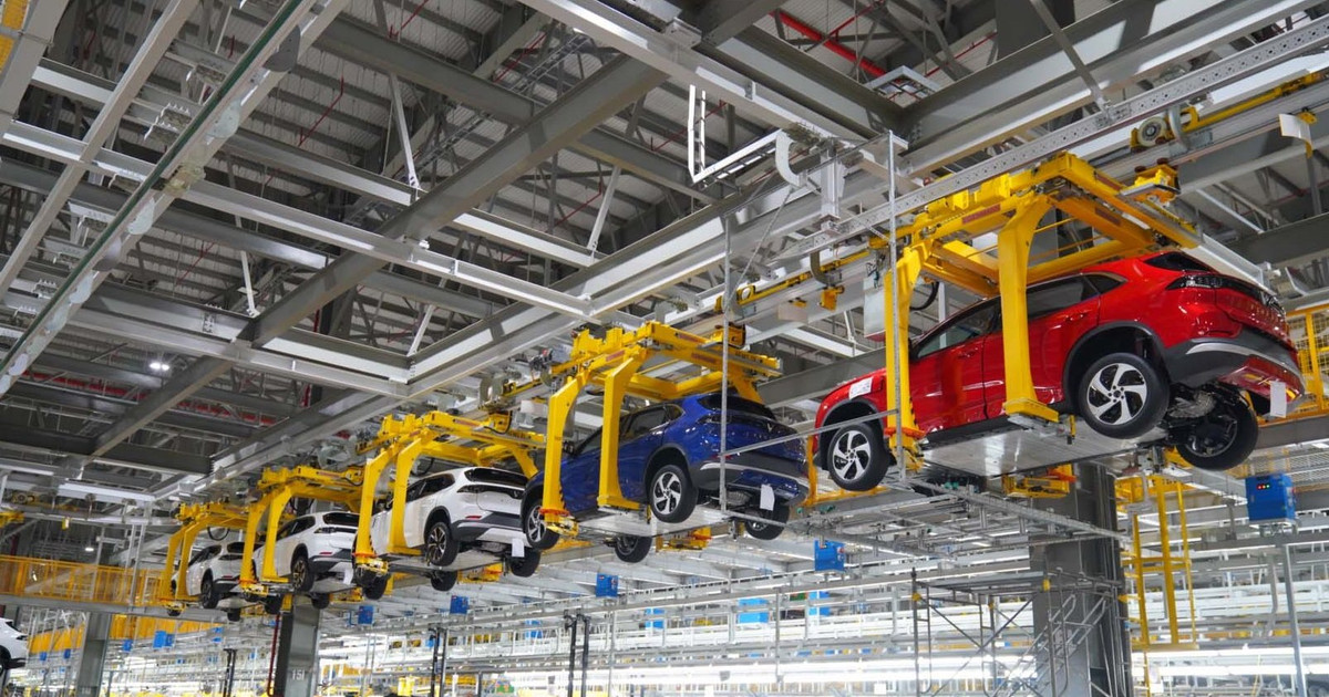 Hơn 31.600 xe ô tô bán ra trong tháng 6/2024, doanh số xe lắp ráp trong nước rục rịch tăng