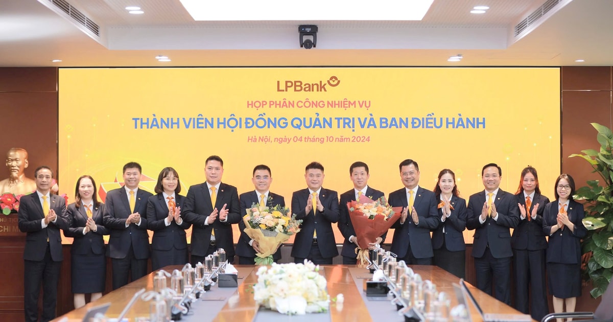 LPBank họp phân công nhiệm vụ cho các thành viên Hội đồng Quản trị và Ban điều hành