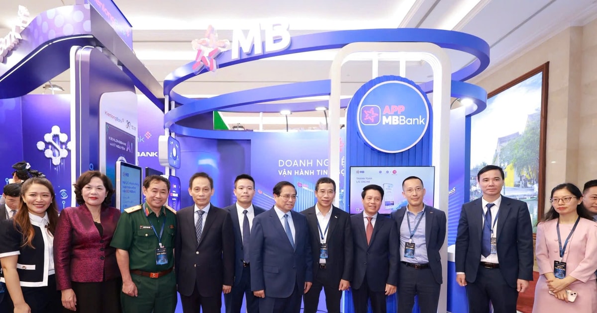 MB đón Thủ tướng tham quan không gian công nghệ trong Sự kiện Chuyển đổi số ngành Ngân hàng 2025