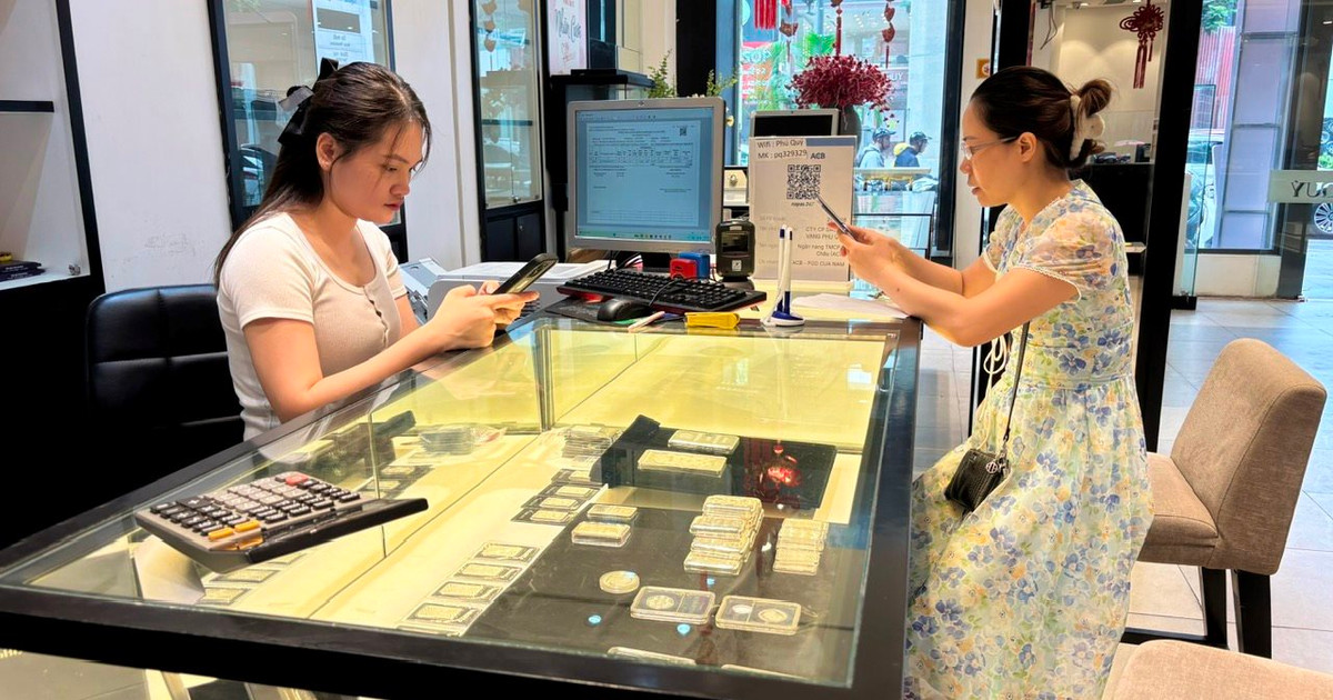 Cơn sốt giá bạc thu hút nhiều "F0"
