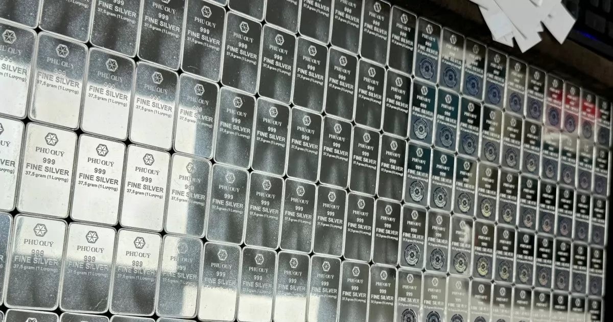 Giá bạc đi ngang trên mốc 40 triệu đồng/kg