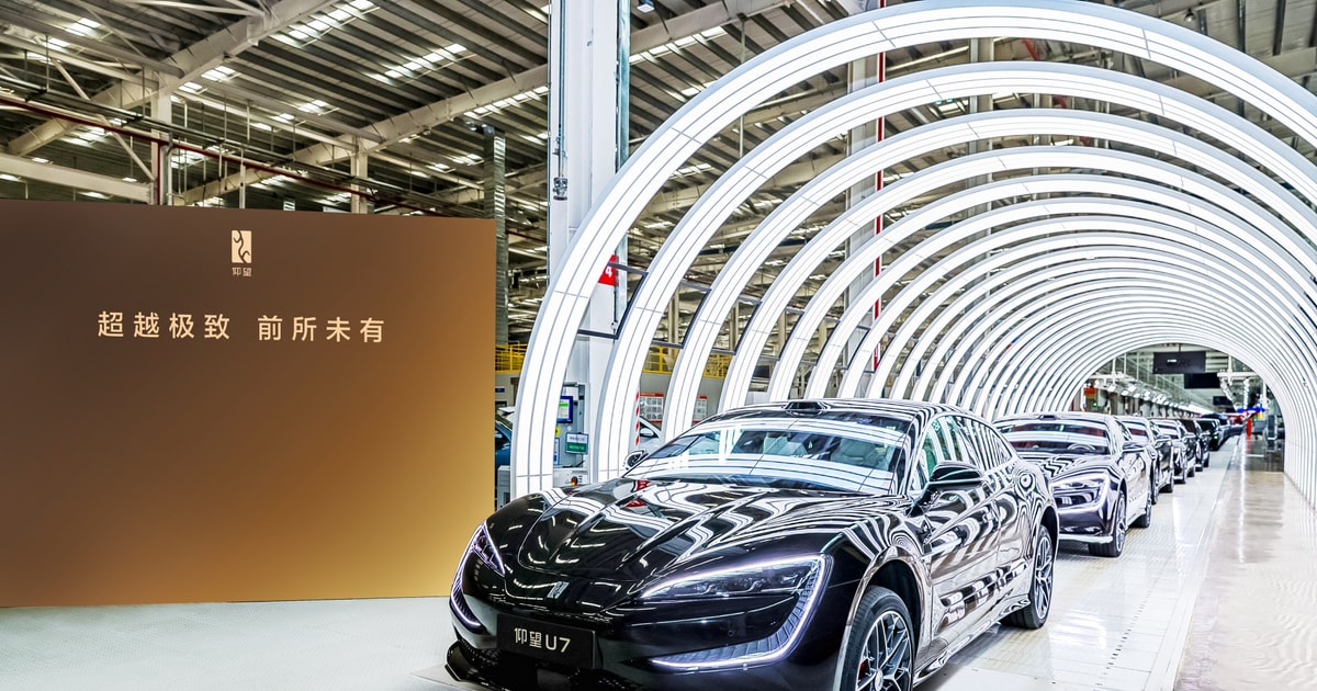 BYD trở thành nhà sản xuất ô tô đầu tiên đạt sản lượng 13 triệu xe năng lượng mới