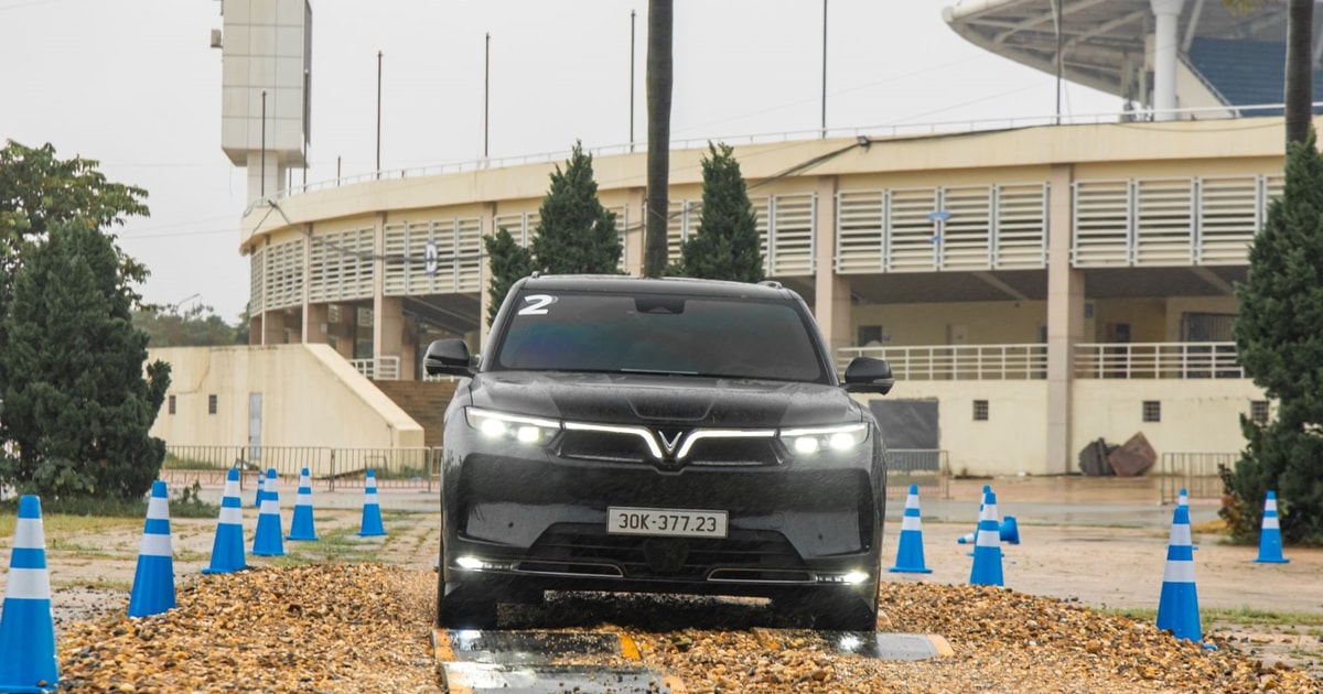 VinFast VF 9 chinh phục khách hàng Hà Nội qua loạt bài lái thử đầy cảm xúc