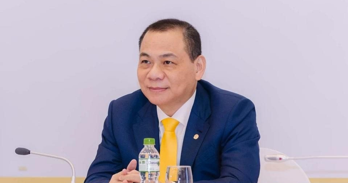 Tỷ phú Phạm Nhật Vượng cùng 2 con trai lập Vinspace, sản xuất máy bay, tàu vũ trụ