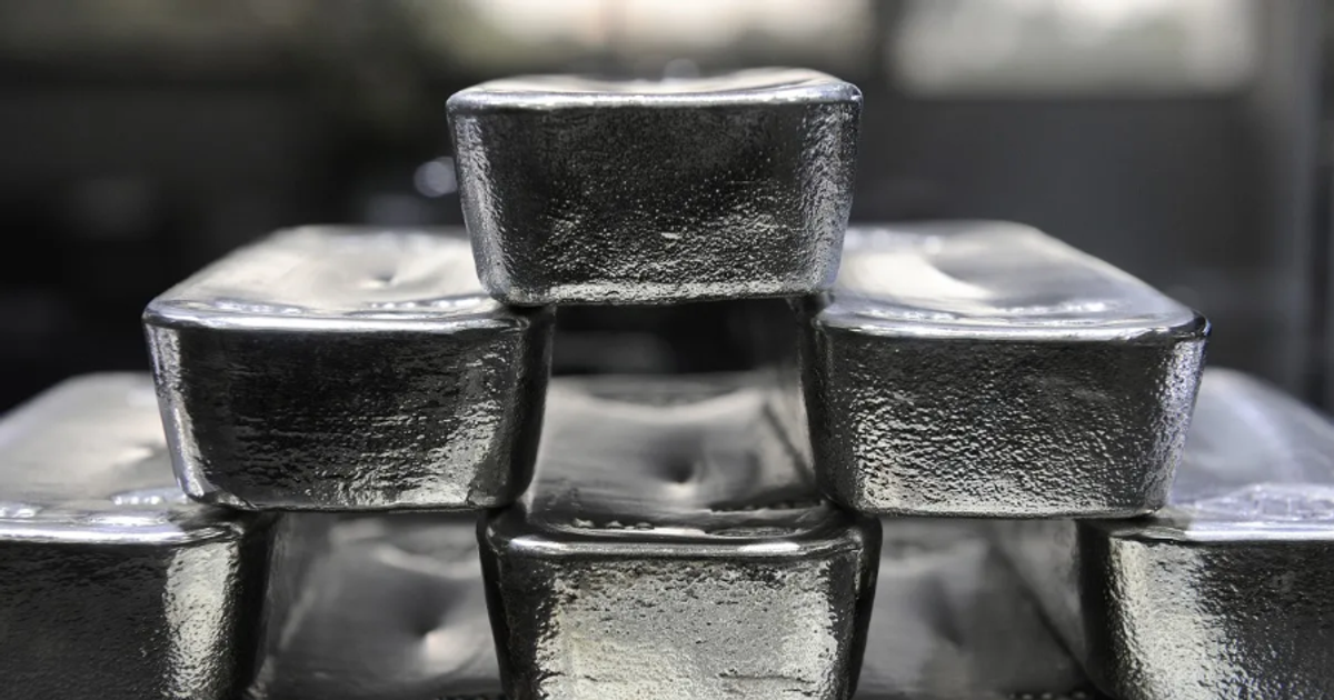 Quỹ bạc lớn nhất thế giới mạnh tay mua vào, chuyên gia dự báo giá có thể tăng gấp đôi