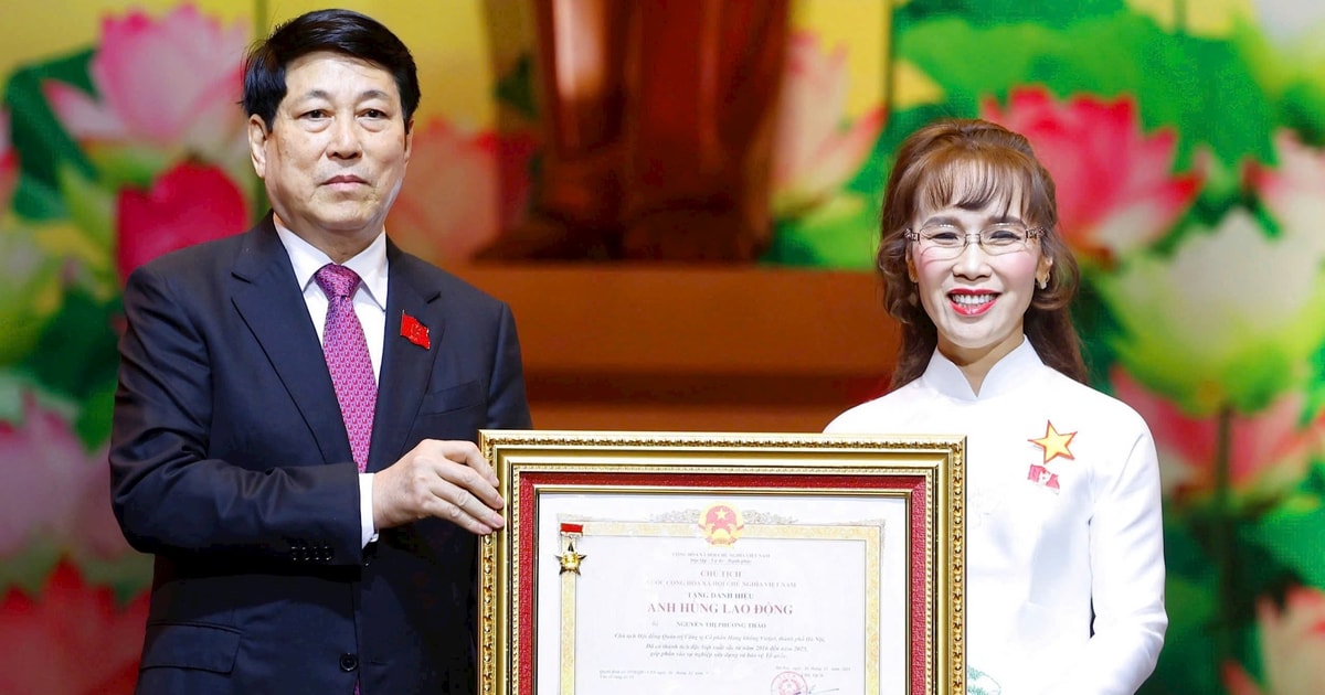 TS. Nguyễn Thị Phương Thảo nhận danh hiệu Anh hùng Lao động