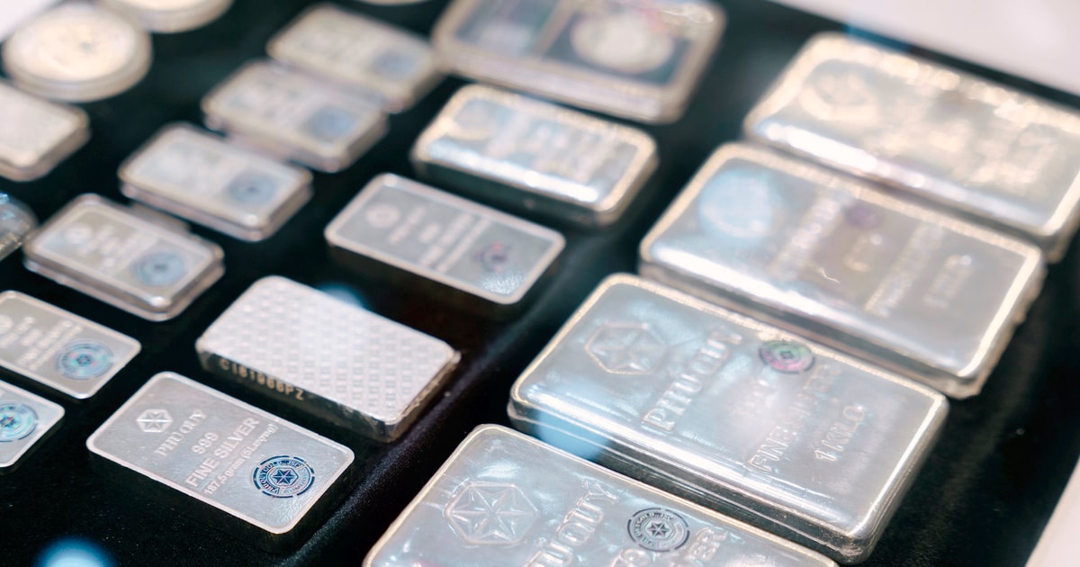 Giá bạc sát mốc 82 triệu đồng/kg