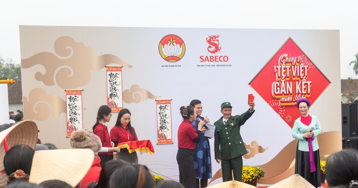 Người dân Nghệ An trải nghiệm văn hóa Tết tại sự kiện cộng đồng “Chung vị Tết Việt - Gắn kết muôn miền”